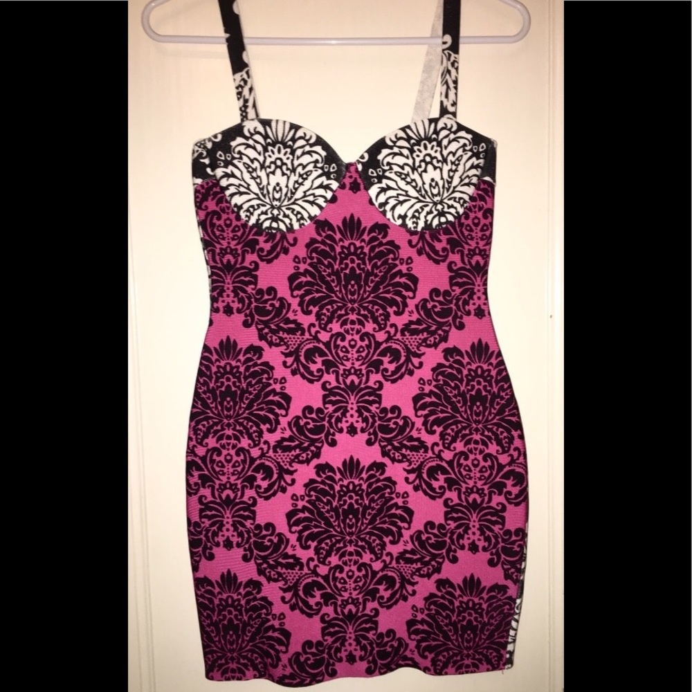 Very cute slim fitting dress